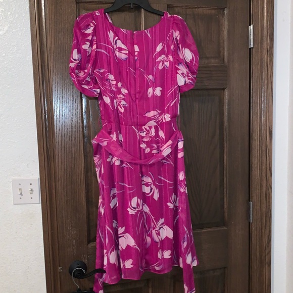 🔥 DKNY dress Floral Shimmer Raspberry color - Picture 2 of 3